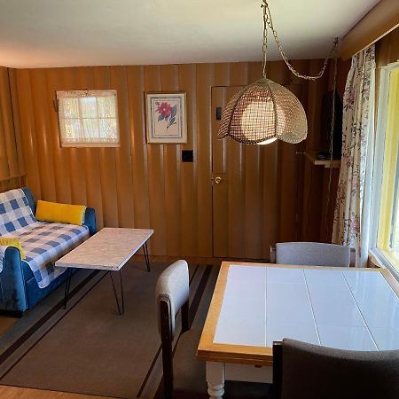 Amber Lantern One-Bedroom Cottage Lake George Exterior photo